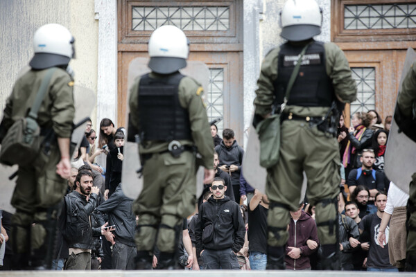 Μια αστυνομία για τα τούβλα αλλά όχι για τους ανθρώπους