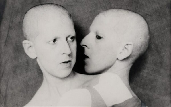 Claude Cahun: Η Google τιμά με doodle τη σπουδαία Γαλλίδα φωτογράφο