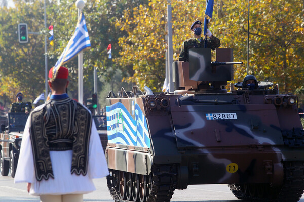 28η Οκτωβρίου: Οι παρελάσεις σε Αθήνα και Θεσσαλονίκη σε 20+1 φωτογραφίες