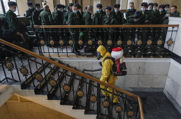 Σε μερικό lockdown η Μόσχα λόγω αύξησης θανάτων και κρουσμάτων από κορωνοϊό