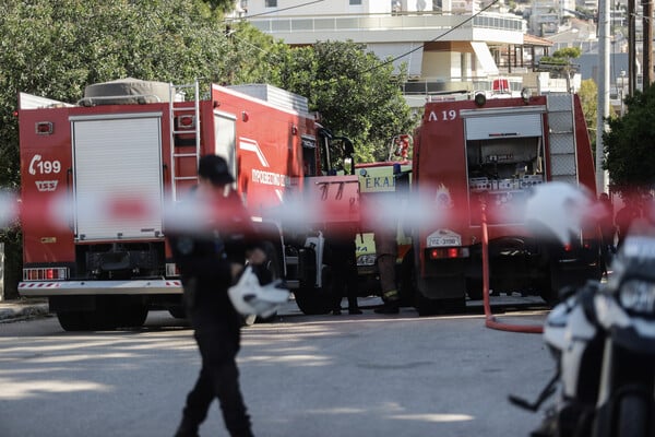 Φωτιά σε διαμέρισμα στον Βύρωνα- Απεγκλωβισμός 4μελούς οικογένειας