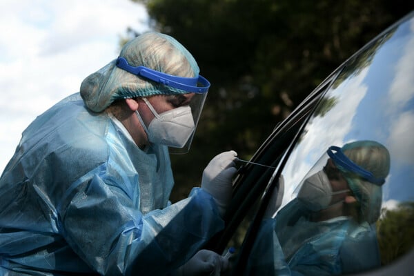 Αποκλεισμοί και Rapid Test: Τα νέα μέτρα για τους ανεμβολίαστους που θα ανακοινώσει ο Πλεύρης