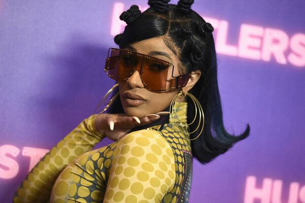 H Cardi B αγόρασε (κι άλλο) σπίτι: «Είμαι τόσο περήφανη για μένα»