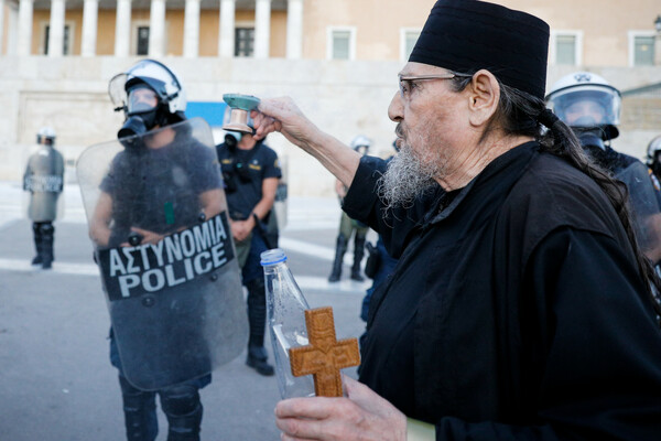 Γιατί μαλώνει η κυβέρνηση με τον ΣΥΡΙΖΑ για την εκκλησία