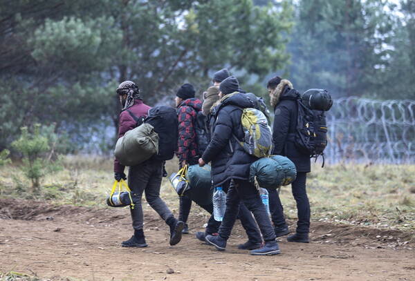 Πολωνός πρωθυπουργός: Θα έρθουν εκατομμύρια μετανάστες στην Ευρώπη, αν δεν προστατεύσουμε τα σύνορα