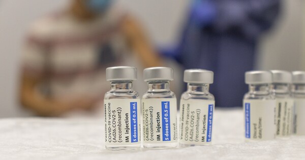 Υποχρεωτικός εμβολιασμός: Ψηφίστηκε το νομοσχέδιο για τους άνω των 60- Οι εξαιρέσεις