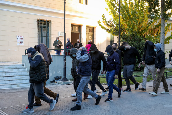 Κύκλωμα ελληνοποιήσεων: Διοικητής αστυνομικού τμήματος ανάμεσα στους τρεις που προφυλακίστηκαν σήμερα