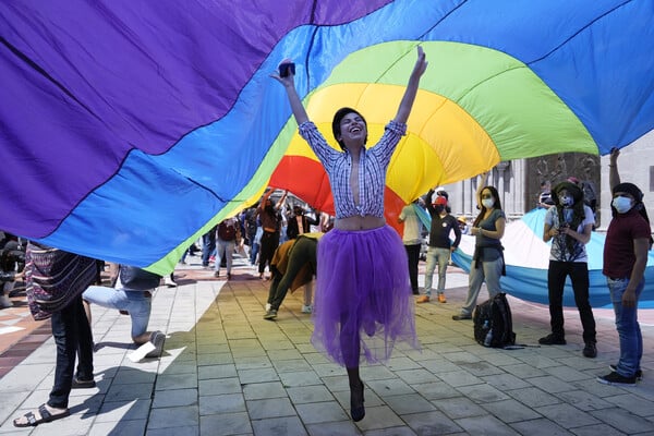 Η ορμονοθεραπεία που επιβεβαιώνει το φύλο σώζει τη ζωή τρανς παιδιών, σύμφωνα με την επιστήμη