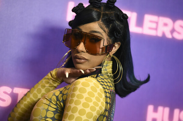 Cardi B: Η νέα διευθύντρια δημιουργικού του Playboy παρουσιάζει το Centerfold - «Πλατφόρμα νέων δημιουργών»