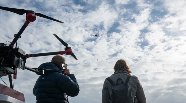 Drone μετέφερε απινιδωτή σε 3 λεπτά σώζοντας έναν άνδρα που υπέστη καρδιακή ανακοπή