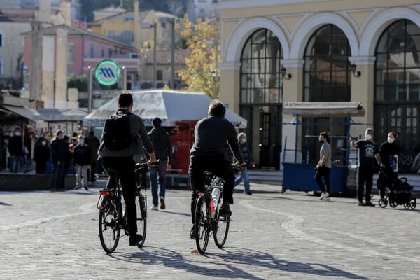 Κορωνοϊός: Εκτίμηση για 60.000 κρούσματα ακόμα και σήμερα– Προς πλήρη επικράτηση η μετάλλαξη Όμικρον