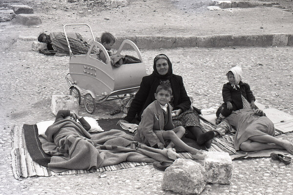 Σπάνιες φωτογραφίες από τον σεισμό της Ρόδου το 1957