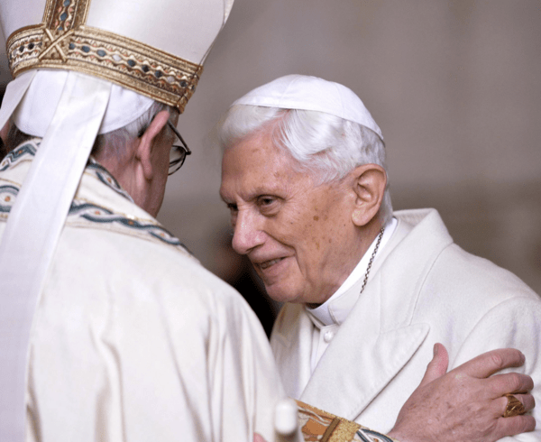Ο πρώην Πάπας συνυπεύθυνος παιδεραστίας; Ακλόνητα στοιχεία βαραίνουν τον Βενέδικτο 