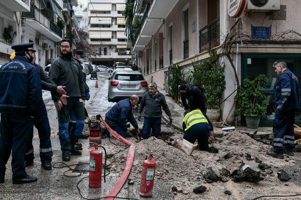 Παγκράτι: Κανένας κίνδυνος έκρηξης - Εντοπίστηκε η διαρροή του φυσικού αερίου