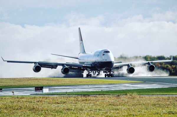 Αγόρασε Boeing 747 προς 1,2 ευρώ και το μεταμόρφωσε σε χώρο για πάρτι -Χρεώνει 1.100 ευρώ την ώρα