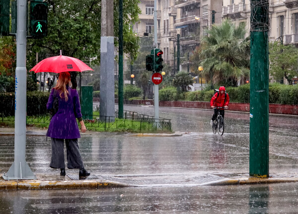 Χαλάει ο καιρός: Νέα επιδείνωση με βροχές και καταιγίδες- Πού θα χιονίσει