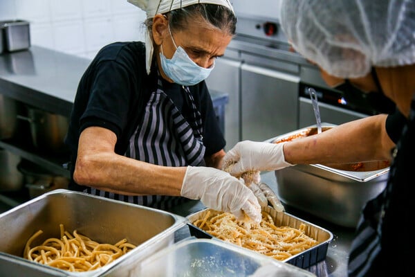 Η Νοικοκυρά, για οικογενειακά γεύματα σπιτικού φαγητού στην πόρτα σας