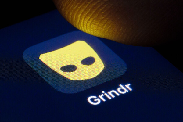 Ινδία: Στοχοποιούσαν γκέι μέσω Grindr για να τους ληστεύουν - Τρεις συλλήψεις 