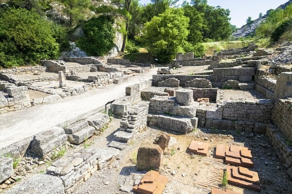 Εργάτες ανακαλύπτουν 31 τάφους της ρωμαϊκής εποχής σε εργοτάξιο στη Γάζα 