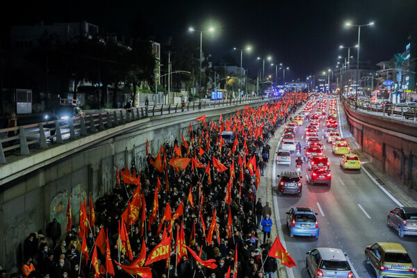 Συγκεντρώσεις διαμαρτυρίας στη ρωσική πρεσβεία από ΚΚΕ και ΣΥΡΙΖΑ & πορεία στην πρεσβεία των ΗΠΑ