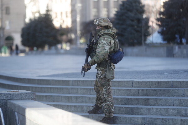 Πλήρης αμνηστία και 5 εκατ. ρούβλια σε όποιον Ρώσο στρατιώτη καταθέσει οικειοθελώς το όπλο του