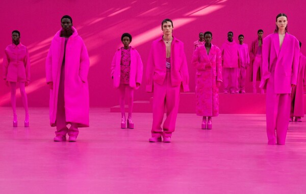 Valentino Pink PP Collection: Ένας ύμνος στην αγάπη, τη μοναδικότητα και την ελευθερία