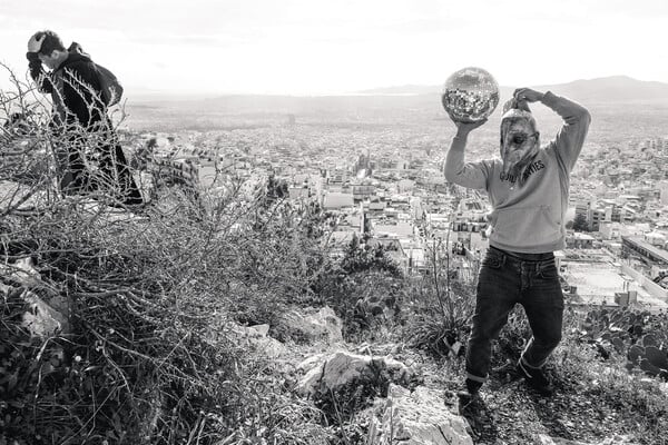 ΤΣΕΚ ΦΩΤΟ Οι πρώτες φωτογραφίες από την Αιώνια Ανοσία των Patari Project που ανεβαίνει στις 25 Μαρτίου