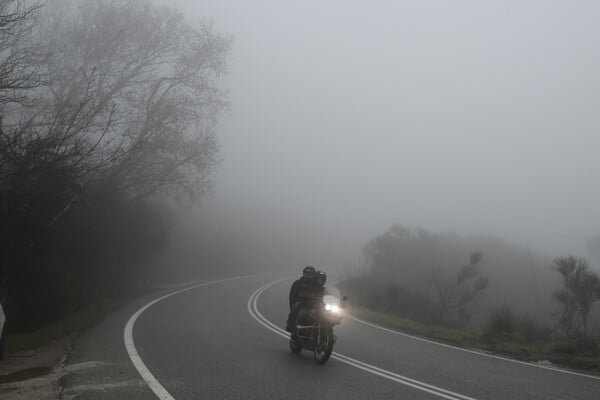 Συνεχίζεται η κακοκαιρία: Βροχές και τσουχτερό κρύο αύριο- Πού θα χιονίσει