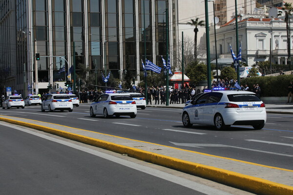 Greece celebrates March 25: The big military parade in Syntagma