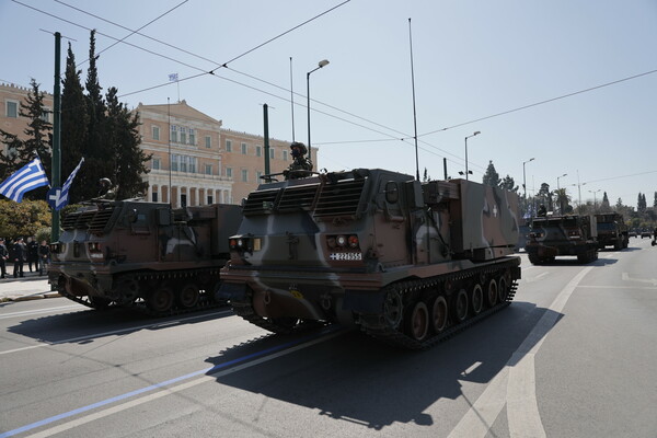 Greece celebrates March 25: The big military parade in Syntagma