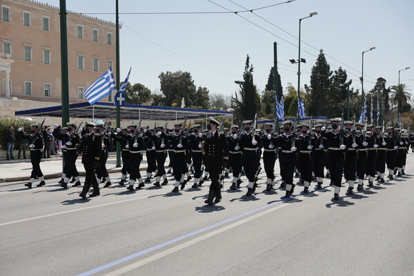 Greece celebrates March 25: The big military parade in Syntagma