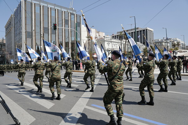 Greece celebrates March 25: The big military parade in Syntagma