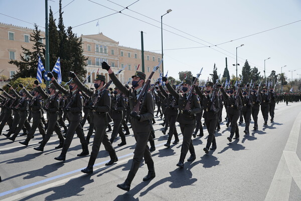 Greece celebrates March 25: The big military parade in Syntagma