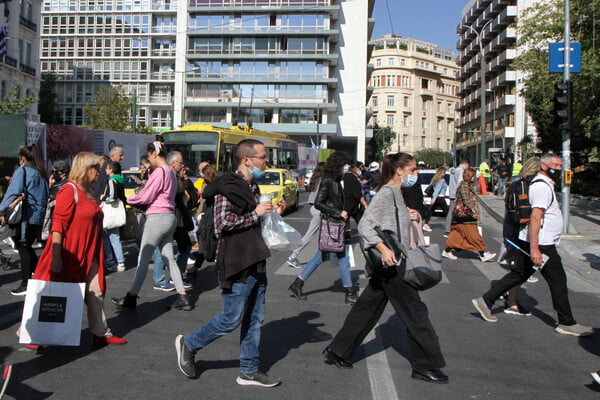 Εξαδάκτυλος: «Χαλαρώνουμε τα μέτρα, έχουν λιγότερο ρόλο»- Πότε βγάζουμε μάσκες