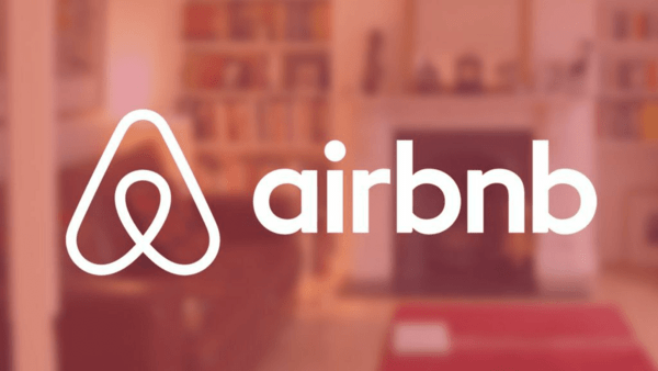 Η Airbnb αναστέλλει και επίσημα πια τη λειτουργία της σε Ρωσία και Λευκορωσία