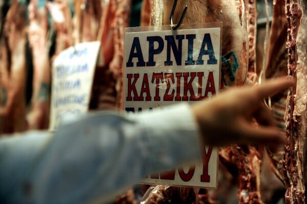 Πλαφόν στην τιμή του οβελία ζητά η Πανελλήνια Ομοσπονδία Κρεοπωλών