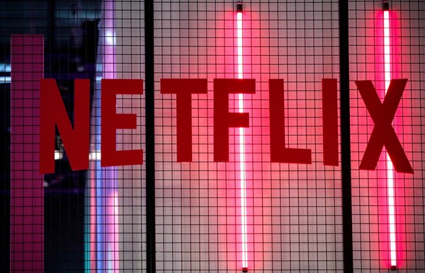 Netflix: «Βουτιά» της μετοχής σχεδόν 40%, μετά την απώλεια συνδρομητών