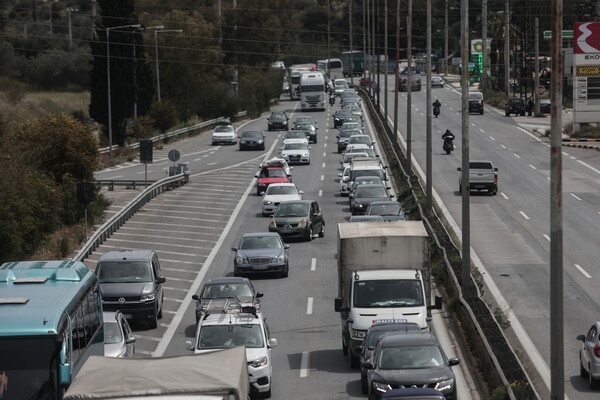 Έξοδος του Πάσχα: Όπου φύγει φύγει οι εκδρομείς - Αυξημένη κίνηση σε Εθνικές Οδούς, λιμάνια και ΚΤΕΛ