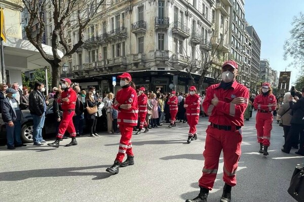 Σε κλίμα κατάνυξης η πρώτη περιφορά επιταφίου στην Θεσσαλονίκη