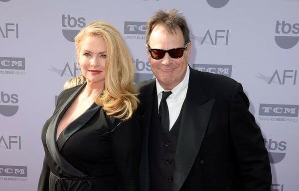 Χώρισαν μετά από 39 χρόνια γάμου ο Dan Aykroyd η Donna Dixon- Αλλά δεν παίρνουν διαζύγιο