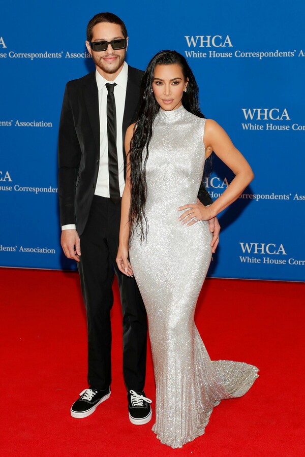 Kim Kardashian, Pete Davidson make red carpet debut at WH correspondents’ dinner