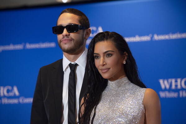 Kim Kardashian, Pete Davidson make red carpet debut at WH correspondents’ dinner