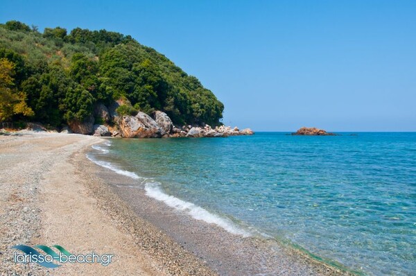 «Τόσο πανέμορφη, που θα δακρύσετε από χαρά»- Αναγνώστες του Guardian διαλέγουν τις αγαπημένες τους παραλίες στην Ελλάδα