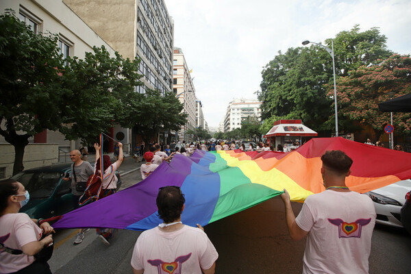 Thessaloniki Pride: Χρώματα, ουράνια τόξα και υπερηφάνεια με σύνθημα το «Μάθημα Αποδοχής»