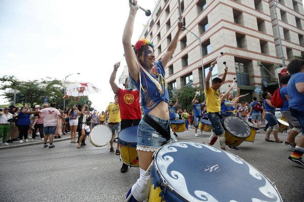 Thessaloniki Pride: Χρώματα, ουράνια τόξα και υπερηφάνεια με σύνθημα το «Μάθημα Αποδοχής»