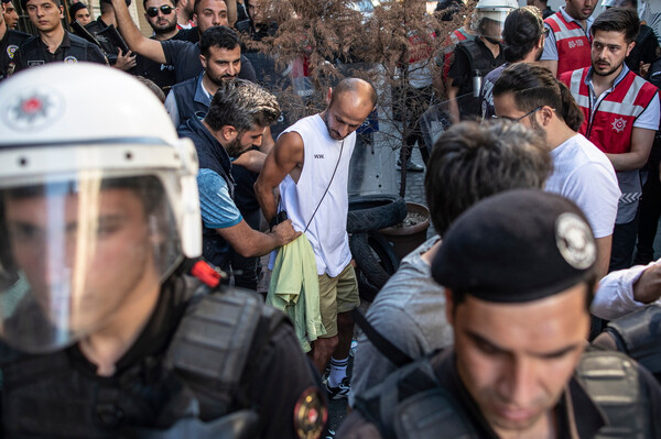 Τουρκία: Τουλάχιστον 200 συλλήψεις στο Pride της Κωνσταντινούπολης