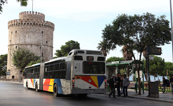 Σεξιστική επίθεση οδηγού του ΟΑΣΘ σε γυναίκα επιβάτη επειδή φορούσε μπουστάκι