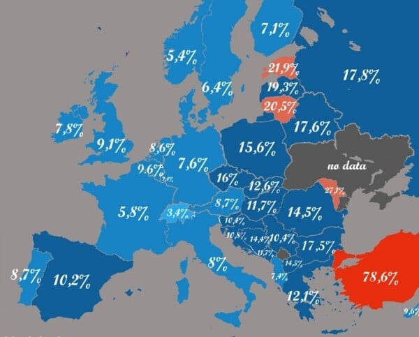 Αεροσκάφη πάνω από την Αψίδα του Θριάμβου