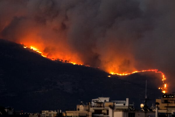 Φωτιά στην Πεντέλη