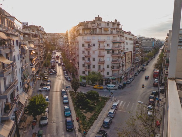 Focus Bari: Μεγάλο ποσοστό των Ελλήνων περιορίζει την χρήση του αυτοκίνητου